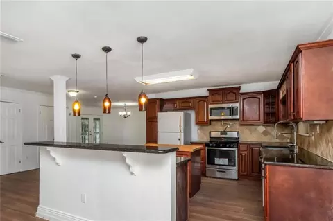 Kitchen - 4956 Ringold Dr N, Mobile, AL 36693 photo 2 of 8