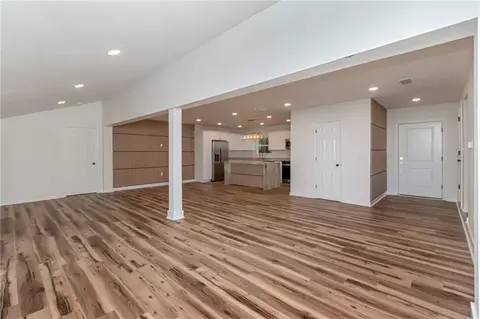Living - 421 Mcqueen Ave, Mobile, AL 36609 photo 3 of 12