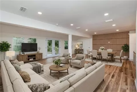 Living - 421 Mcqueen Ave, Mobile, AL 36609 photo 5 of 12