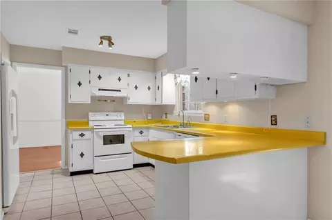 Kitchen - 11804 Ormond Rd, Moss Point, MS 39562 photo 1 of 3