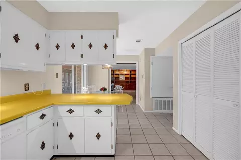 Kitchen - 11804 Ormond Rd, Moss Point, MS 39562 photo 2 of 3
