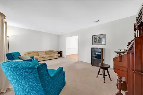 Living - 11804 Ormond Rd, Moss Point, MS 39562 photo 3 of 6