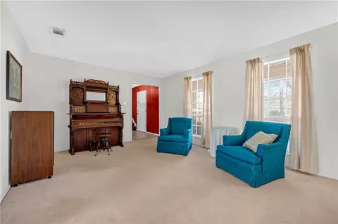 Living - 11804 Ormond Rd, Moss Point, MS 39562 photo 4 of 6