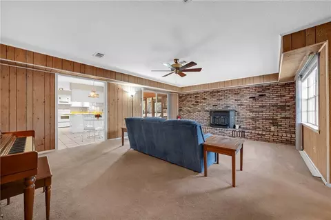 Living - 11804 Ormond Rd, Moss Point, MS 39562 photo 6 of 6