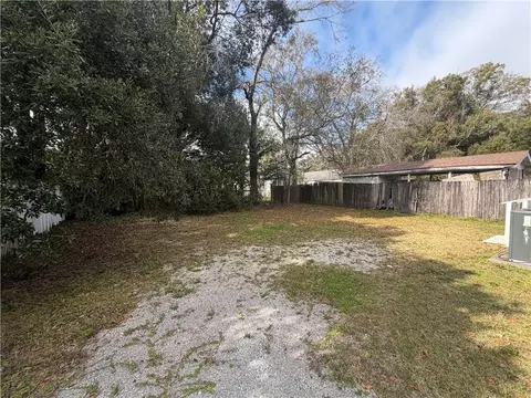 Exterior - 510 Dexter Ave, Mobile, AL 36604 photo 3 of 4