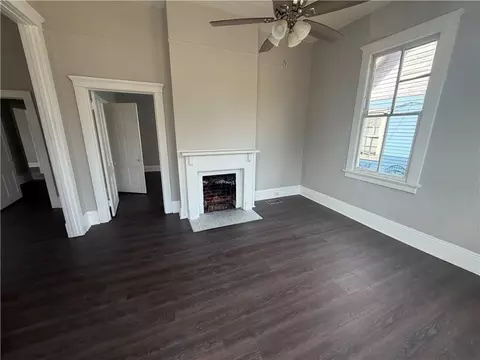Living - 510 Dexter Ave, Mobile, AL 36604 photo 2 of 3