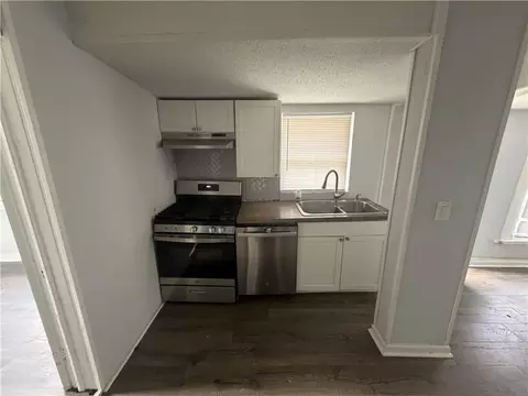 Kitchen - 510 Dexter Ave, Mobile, AL 36604 photo 1 of 1