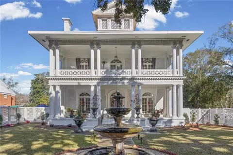 1410 Government St, Mobile, AL 36604