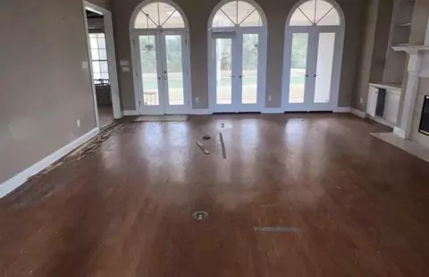 Living - 1145 Dominion Dr E, Mobile, AL 36695 photo 3 of 10