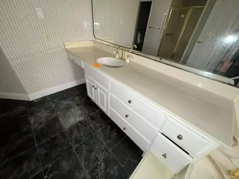 Bath - 1145 Dominion Dr E, Mobile, AL 36695 photo 15 of 17