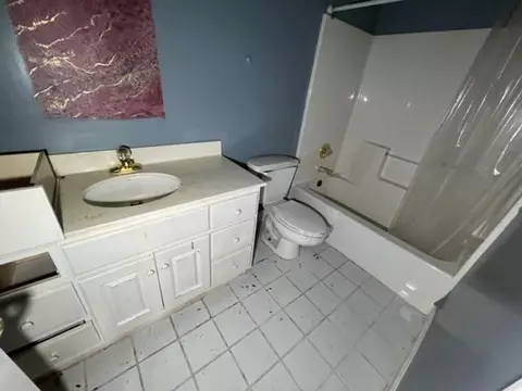 Bath - 1145 Dominion Dr E, Mobile, AL 36695 photo 11 of 17