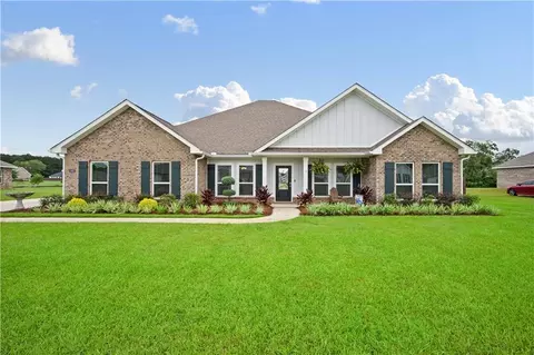 5662 Orchard Ln W, Grand Bay, AL 36541
