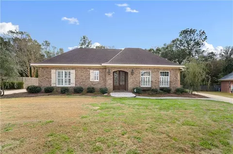 8807 Stillwood Ct, Mobile, AL 36619