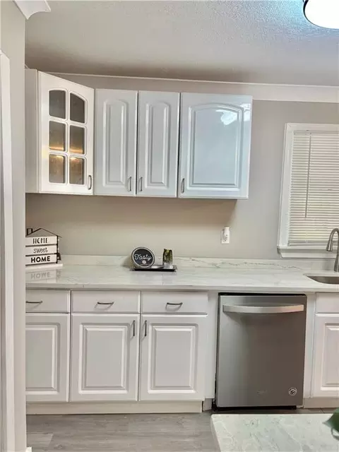 Kitchen - 409 Devon St, Mobile, AL 36617 photo 5 of 5