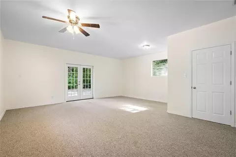 Living - 4242 Bit Spur Rd, Mobile, AL 36608 photo 5 of 5