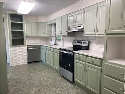Kitchen - 4242 Bit Spur Rd, Mobile, AL 36608 photo 1 of 2
