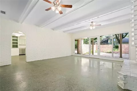 Living - 4242 Bit Spur Rd, Mobile, AL 36608 photo 2 of 5