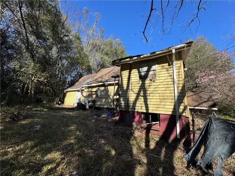 2705 Riverside Dr, Mobile, AL 36605 photo 2