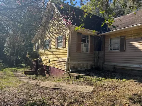 2705 Riverside Dr, Mobile, AL 36605