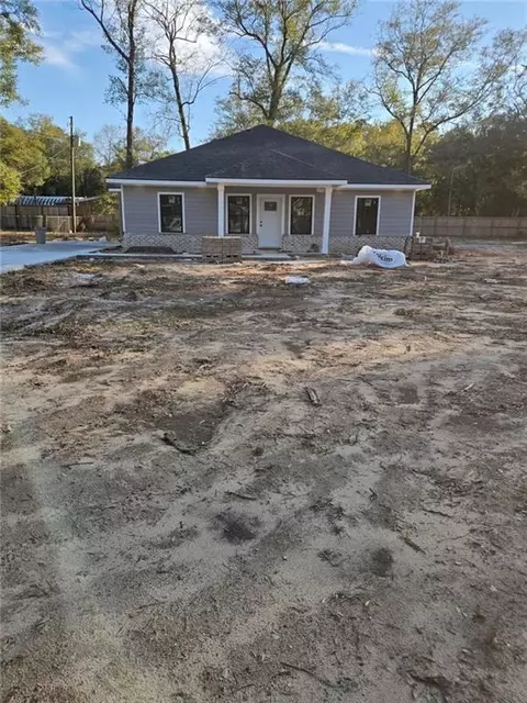 9321 Lawshe Ave, Creola, AL 36525