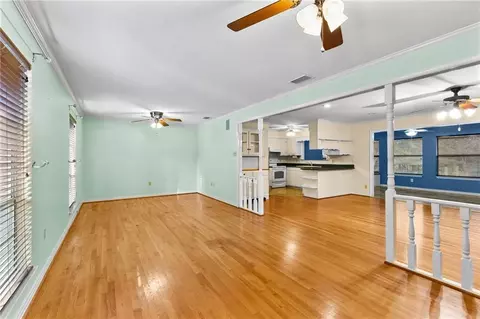Living - 895 Azalea Rd, Mobile, AL 36693 photo 4 of 4