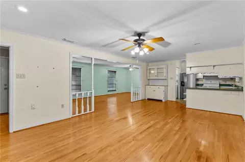 Living - 895 Azalea Rd, Mobile, AL 36693 photo 2 of 4