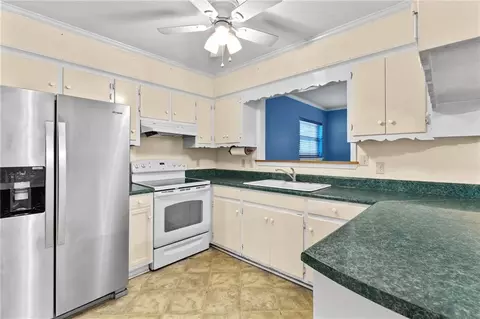 Kitchen - 895 Azalea Rd, Mobile, AL 36693 photo 1 of 1
