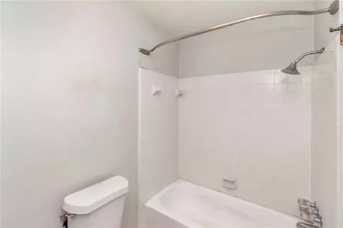 Bath - 29 Cobblestone Way W, Mobile, AL 36608 photo 3 of 3