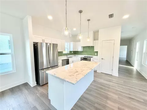 Kitchen - 865 Edwards St, Mobile, AL 36610 photo 4 of 5