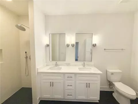 Bath - 865 Edwards St, Mobile, AL 36610 photo 1 of 3
