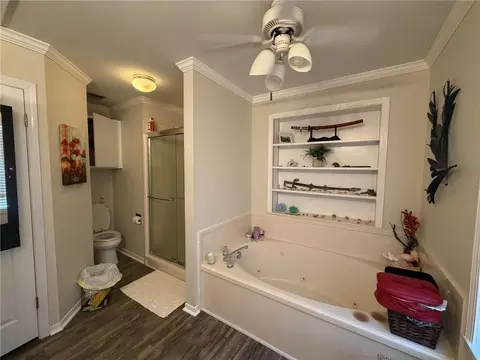 Bath - 5505 White Pine Dr, Mobile, AL 36693 photo 2 of 3