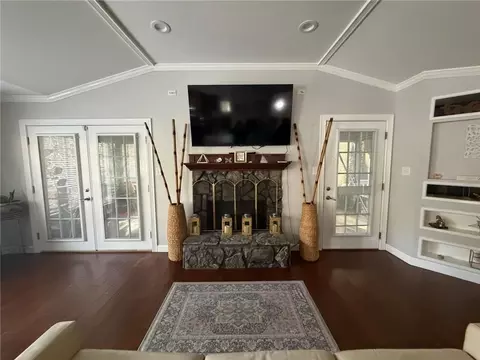 Living - 5505 White Pine Dr, Mobile, AL 36693 photo 1 of 1