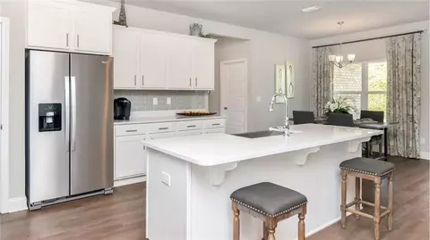 Kitchen - 9870 Summit View Cir N, Mobile, AL 36695 photo 4 of 5