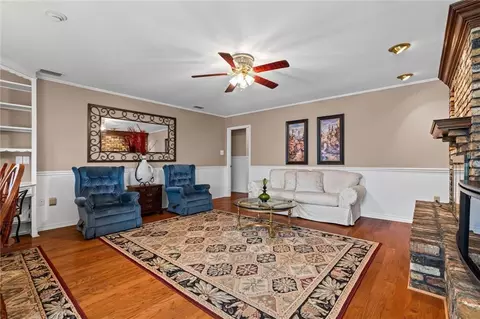 Living - 1310 Laval Ct, Mobile, AL 36693 photo 3 of 4