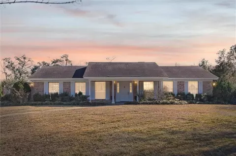 1310 Laval Ct, Mobile, AL 36693