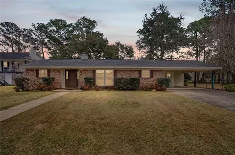 517 Simms Dr, Saraland, AL 36571