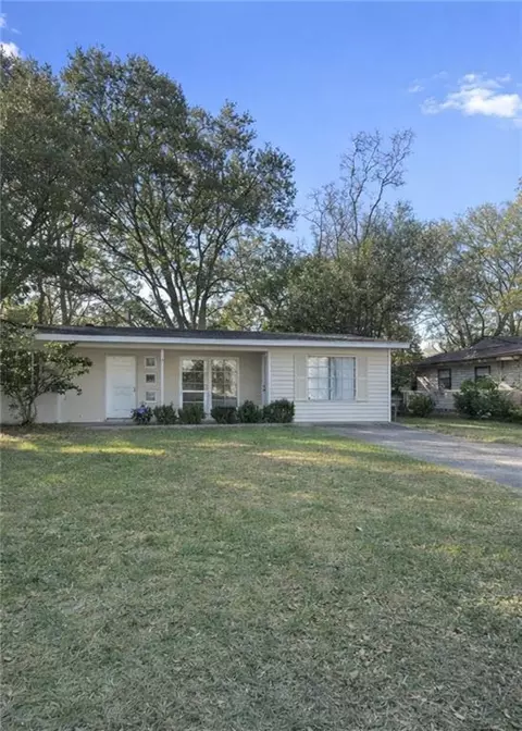660 Halifax Dr, Mobile, AL 36609 photo 2