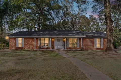 302 Hummingbird Dr N, Satsuma, AL 36572