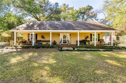 204 Bayou Ave E, Satsuma, AL 36572