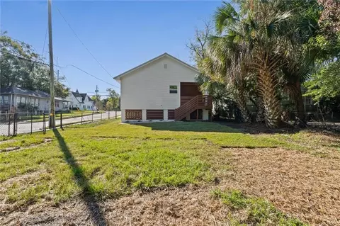 Exterior - 1850 Old Shell Rd, Mobile, AL 36607 photo 3 of 9