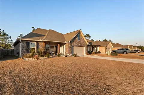 1013 Ruisseau Dr, Foley, AL 36535
