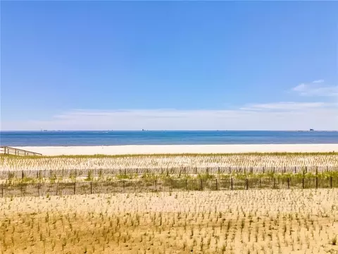 319 Audubon Pl, Dauphin Island, AL 36528
