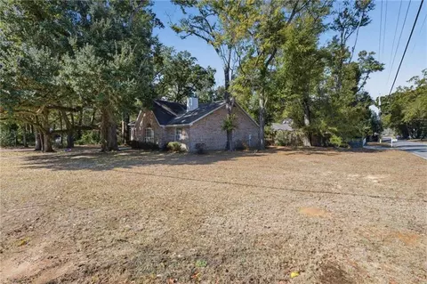 502 3rd St, Fairhope, AL 36532