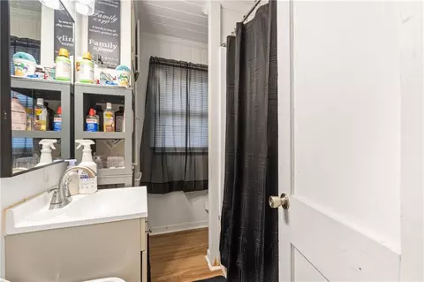 Bath - 1254 Seneca St, Mobile, AL 36605 photo 1 of 2