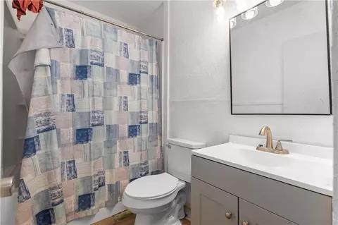 Bath - 1254 Seneca St, Mobile, AL 36605 photo 2 of 2
