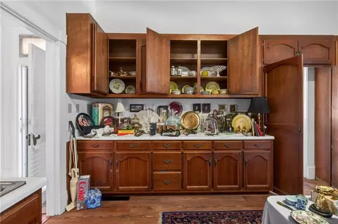 Kitchen - 300 Ann St S, Mobile, AL 36604 photo 5 of 7