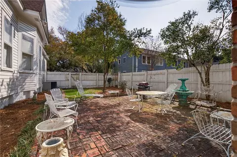 Exterior - 300 Ann St S, Mobile, AL 36604 photo 9 of 11