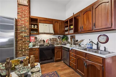 Kitchen - 300 Ann St S, Mobile, AL 36604 photo 2 of 7