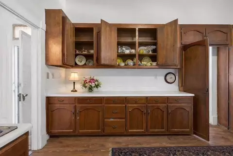 Kitchen - 300 Ann St S, Mobile, AL 36604 photo 7 of 7