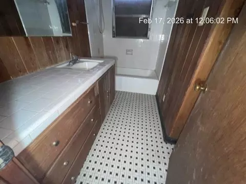 Bath - 7215 Broadview Dr E, Theodore, AL 36582 photo 2 of 3